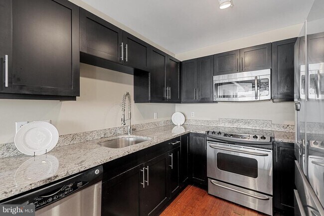 Building Photo - 1200 Steuart St