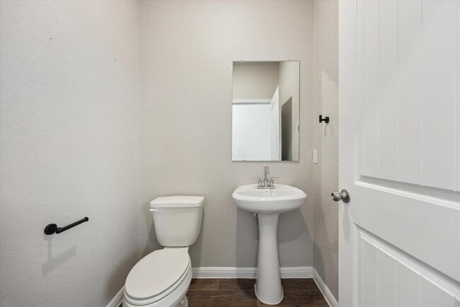 Building Photo - 220 Tributary Way