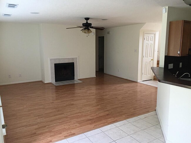 Building Photo - 11706 Meadowchase Dr