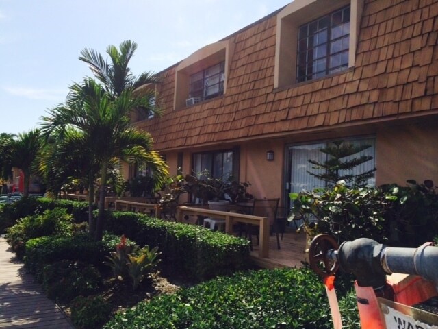 Building Photo - 100 Isle of Venice Ft. Lauderdale, FL 33301