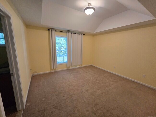 Building Photo - 21 Old Oak Dr