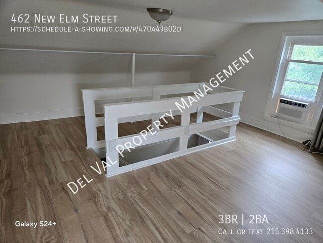 Building Photo - 462 New Elm St
