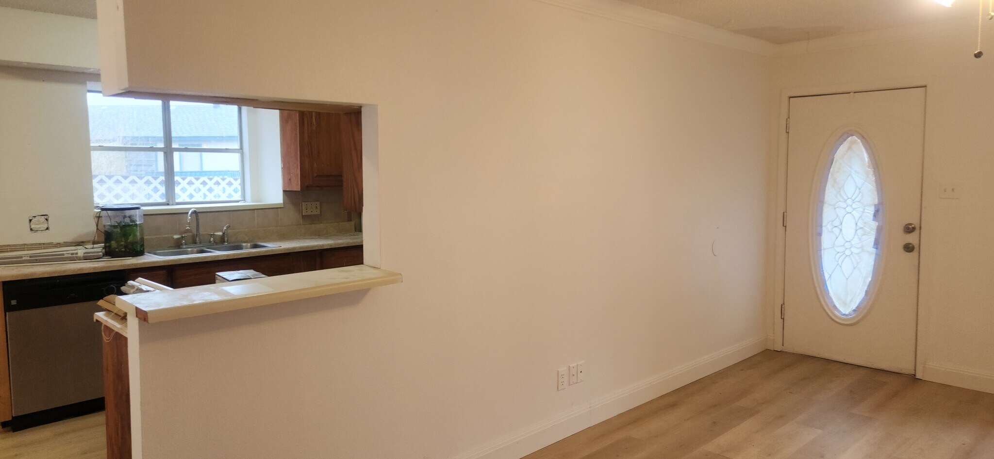 Building Photo - 605 E Applegate Dr