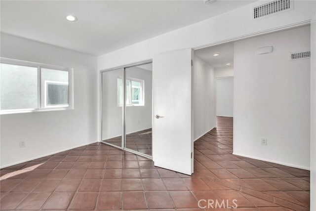 Building Photo - 310 Bayview Dr