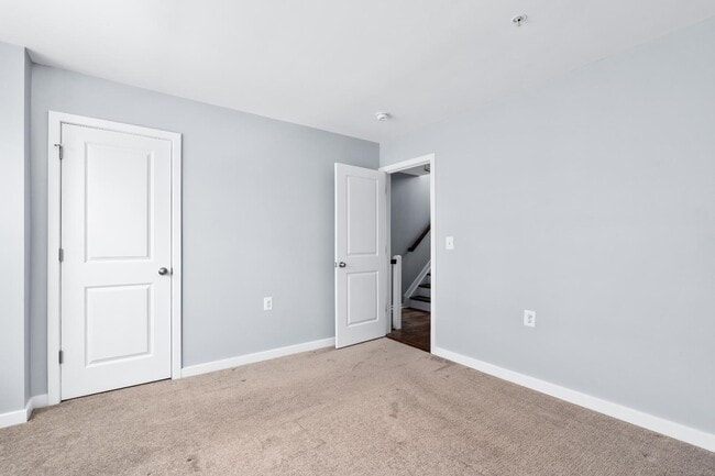 Building Photo - 1424 Trafalgar Ln