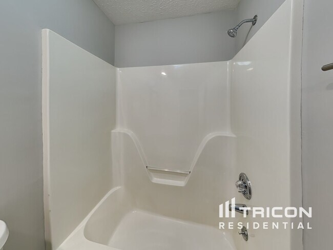 Building Photo - 100 Chitwood Ct