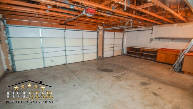 Building Photo - 4334 Bareback Ln