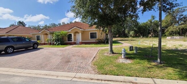 Building Photo - Villa in Tuscany Preserve, Poinciana