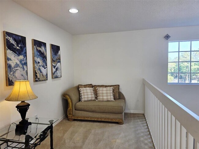 Building Photo - 1027 Balmoral Dr