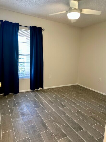 Second bedroom - 3455 Countryside Blvd