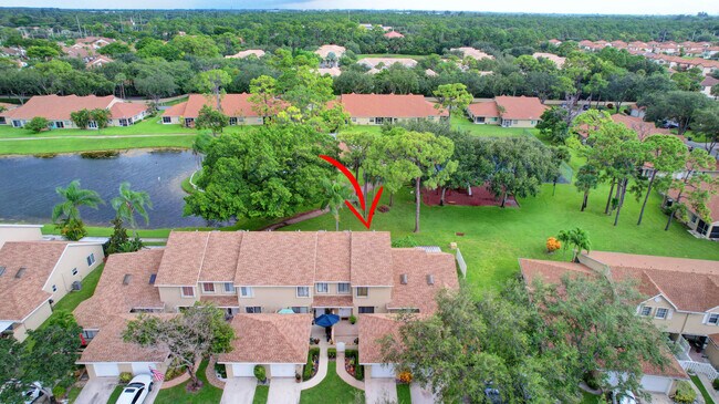 Building Photo - 1105 Maplewood Dr