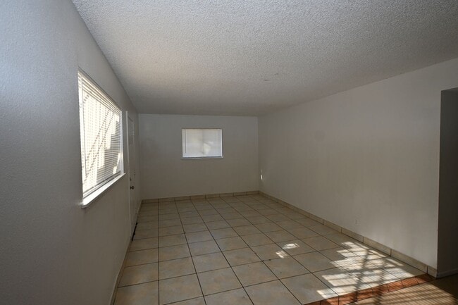 Building Photo - 2301 Stewart Ave
