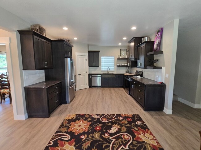 Building Photo - 3 bed 2 bath  Home for Rent in Talent