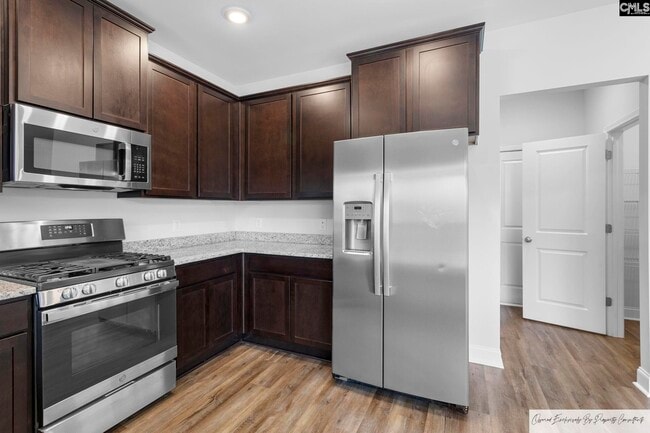 Building Photo - 409 Silver Anchor Dr