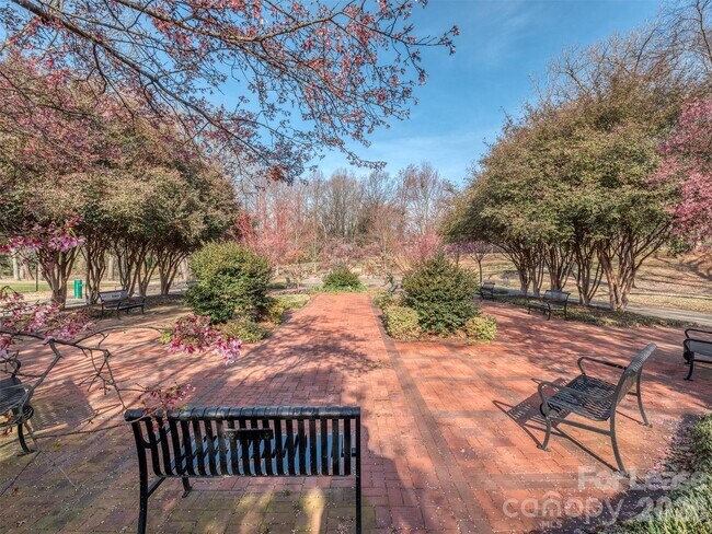 Building Photo - 1101 W 1st St