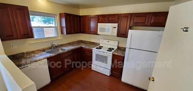 Building Photo - 619 Anvil Rd