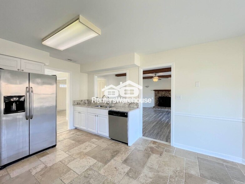 Building Photo - 700 Rumford Ct