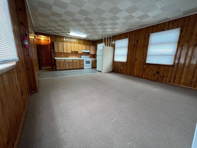 Building Photo - Oakdale - U-Shape Building