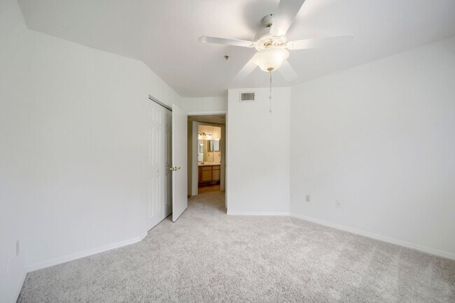 Building Photo - 7270 Westpointe Blvd