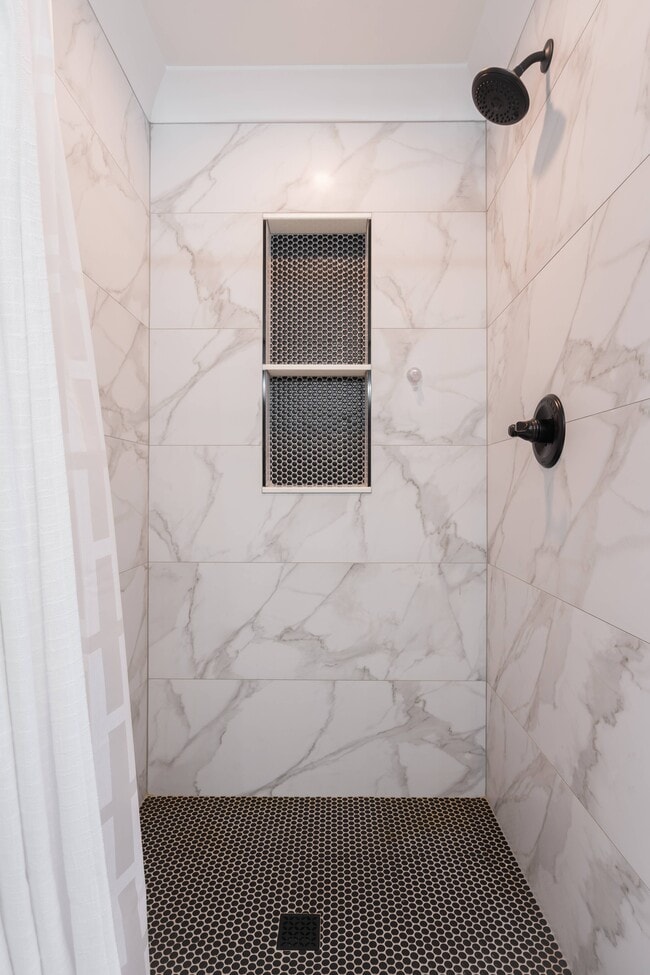 Building Photo - 104 Elohi Ln