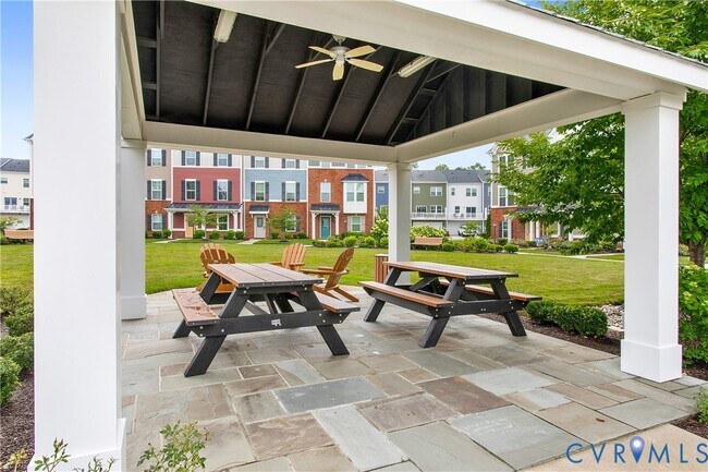 Building Photo - 341 Crofton Village Terrace