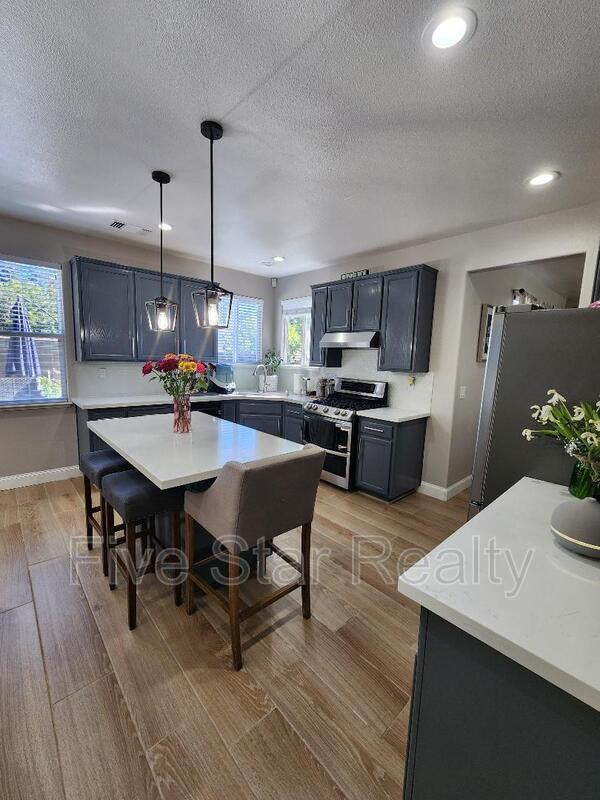 Building Photo - 2489 De Beers Ct