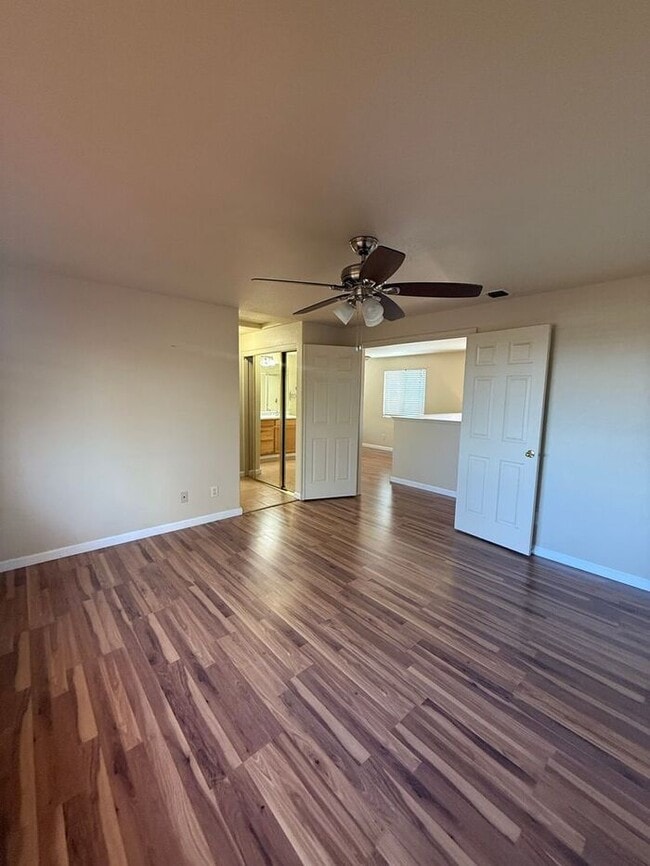 Building Photo - Spacious 3BR/2.5BA Home in Northwest Reno