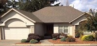 Building Photo - Beautiful Oakmont Home Available Now!  1/2...