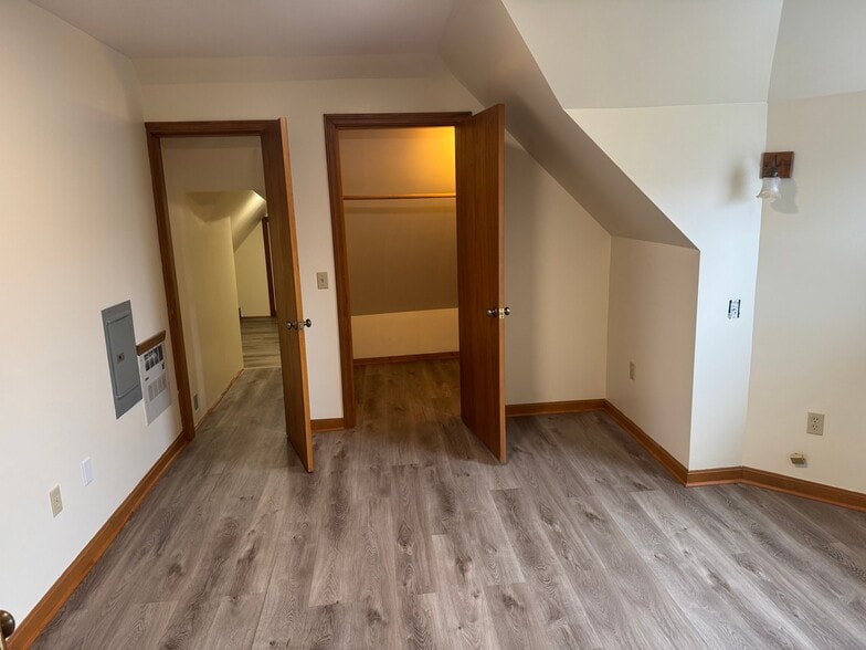 Building Photo - 340 Granite Hill Rd