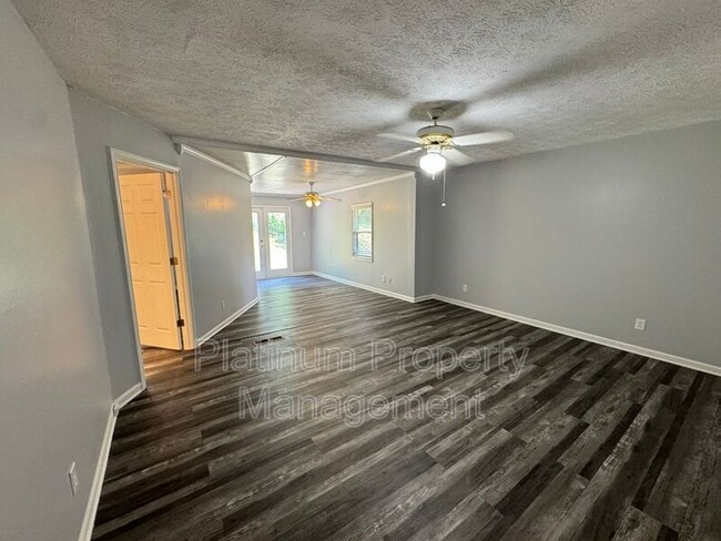 Building Photo - 4798 Rock Island Ln NW