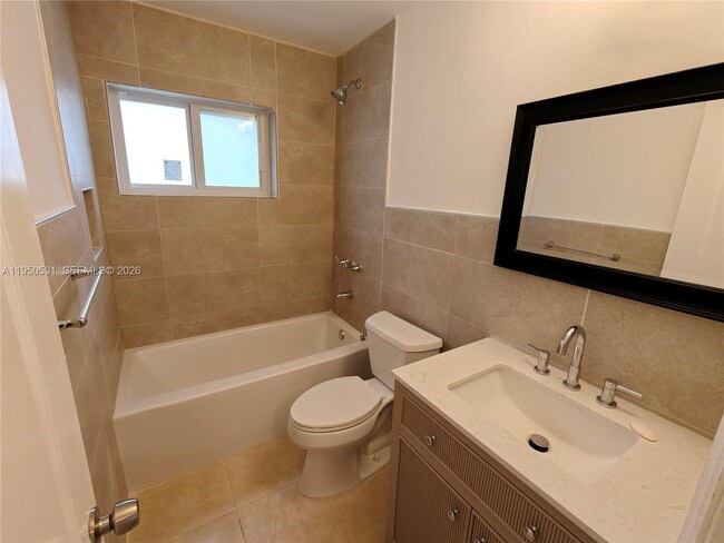 Building Photo - 1812 N 40th Ave