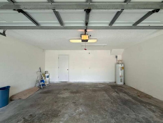 Building Photo - 13046 Waterbourne Dr