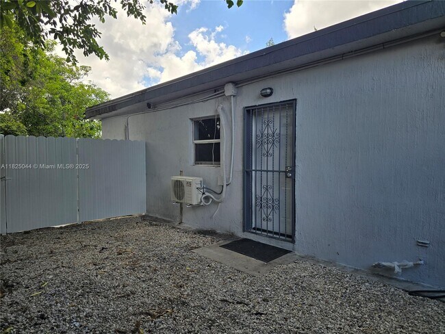 Building Photo - 1230 NW 70th St