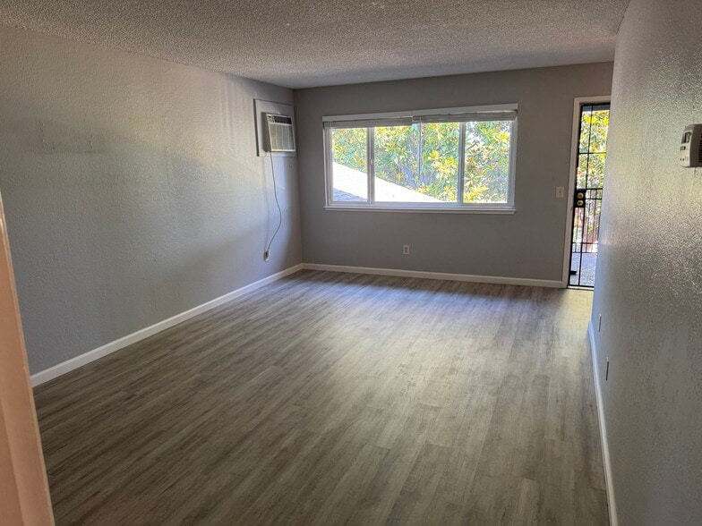 Building Photo - 4941 Canto Dr