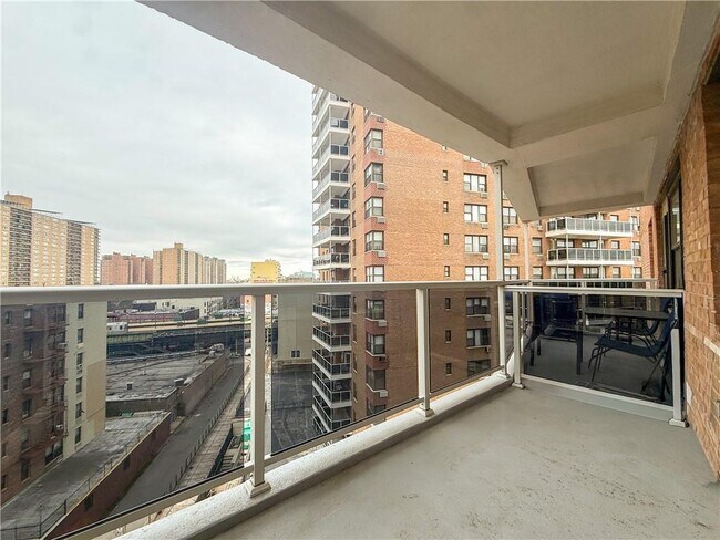 Building Photo - 50 Brighton 1st Rd