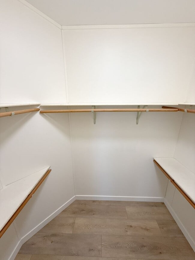 Building Photo - 3 Bedroom, 2 bath house