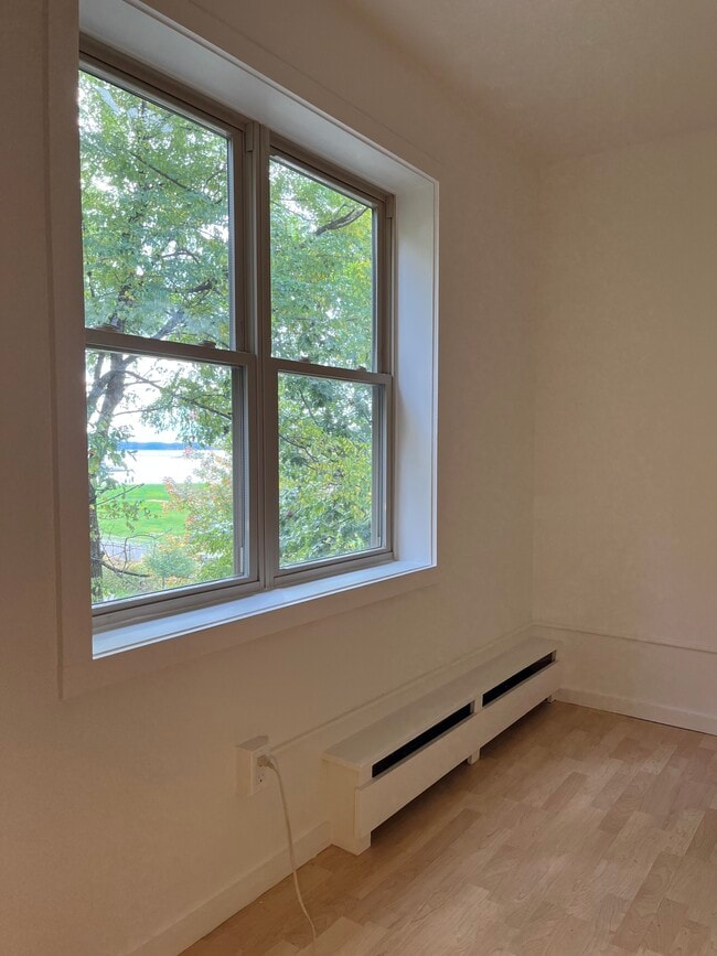 Building Photo - 216 Lake St