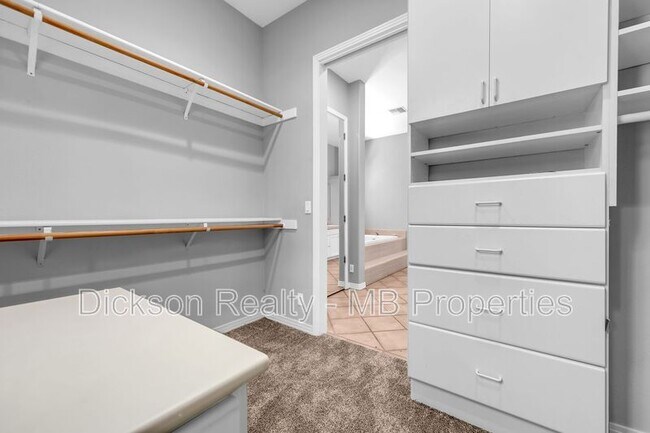 Building Photo - 4440 Juniper Trail
