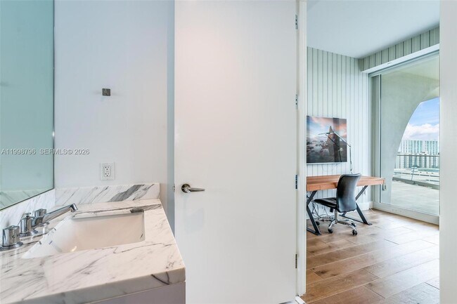 Building Photo - 16901 Collins Ave