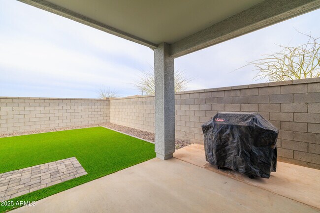 Building Photo - 6810 W Pedro Ln