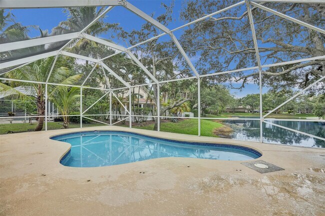 Building Photo - 10442 NW 60th Pl