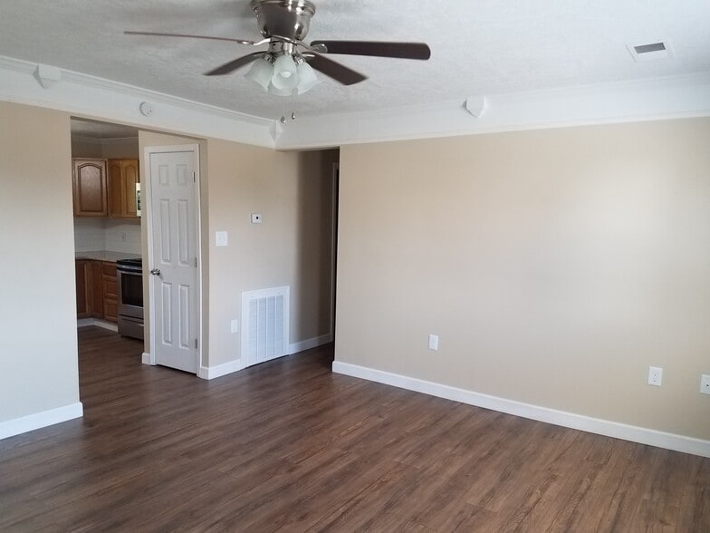 Living Room - 157 Davis Ln