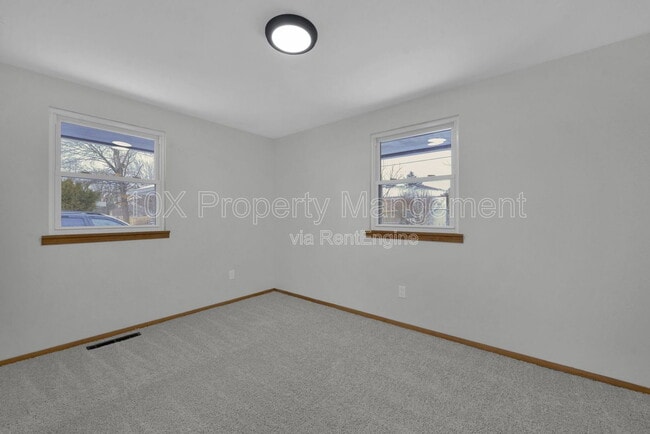 Building Photo - 1638 Parkinson Dr