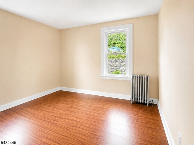 Building Photo - 137 Hammond Ave