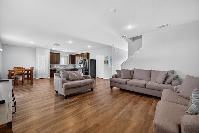 Building Photo - 10831 Fall Mill Dr