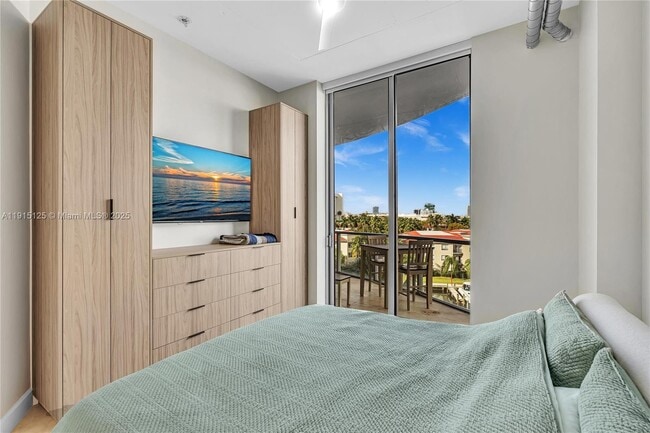 Building Photo - 3029 NE 188th St