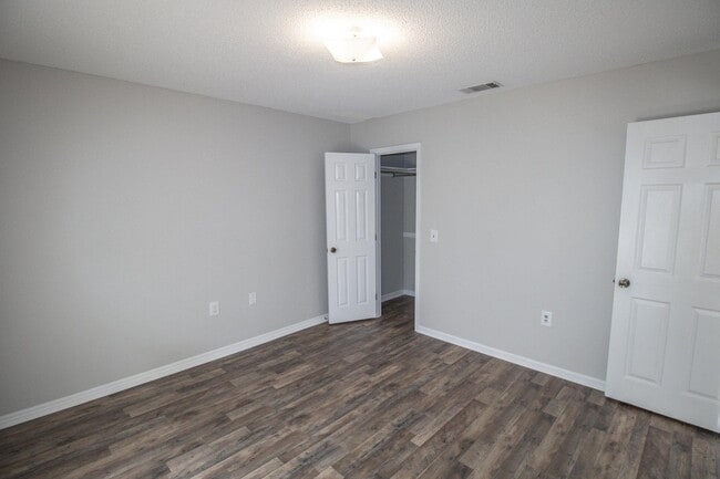 Building Photo - 140 Lanier Dr