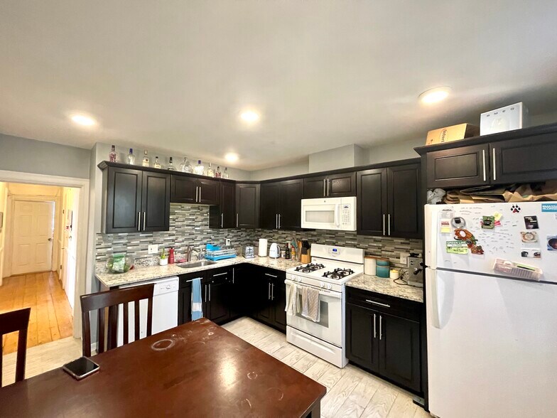 Primary Photo - 15 Sewall St