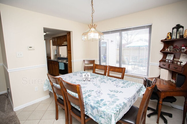 Building Photo - 207 Empress Ct