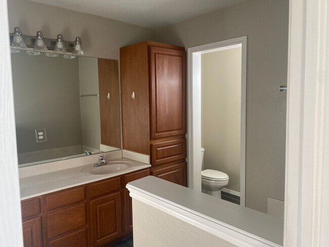 Building Photo - 3 Bedroom 2 Bath Home In Owasso School Dis...